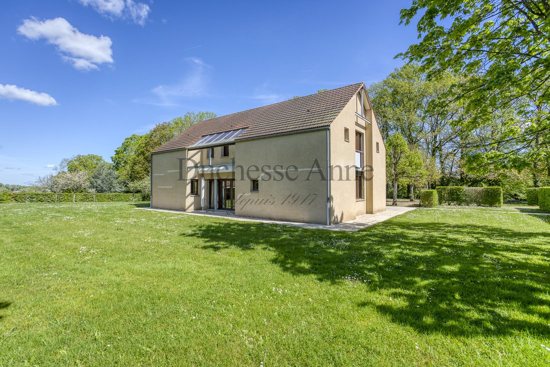 House in Montfort-l'Amaury, Ile-de-France, France 2 - 17697669
