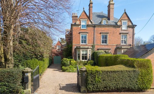 House in Etwall, England 1