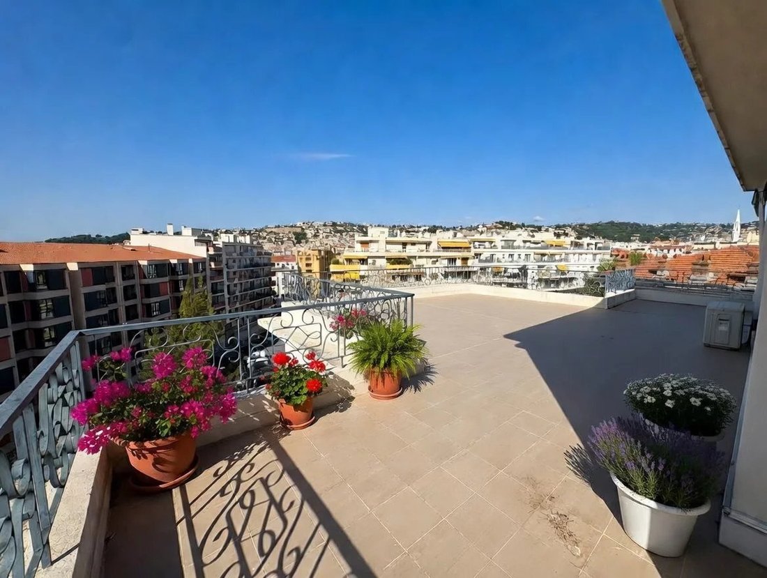 Appartement à Libération, Nice, France 1 - 17693402