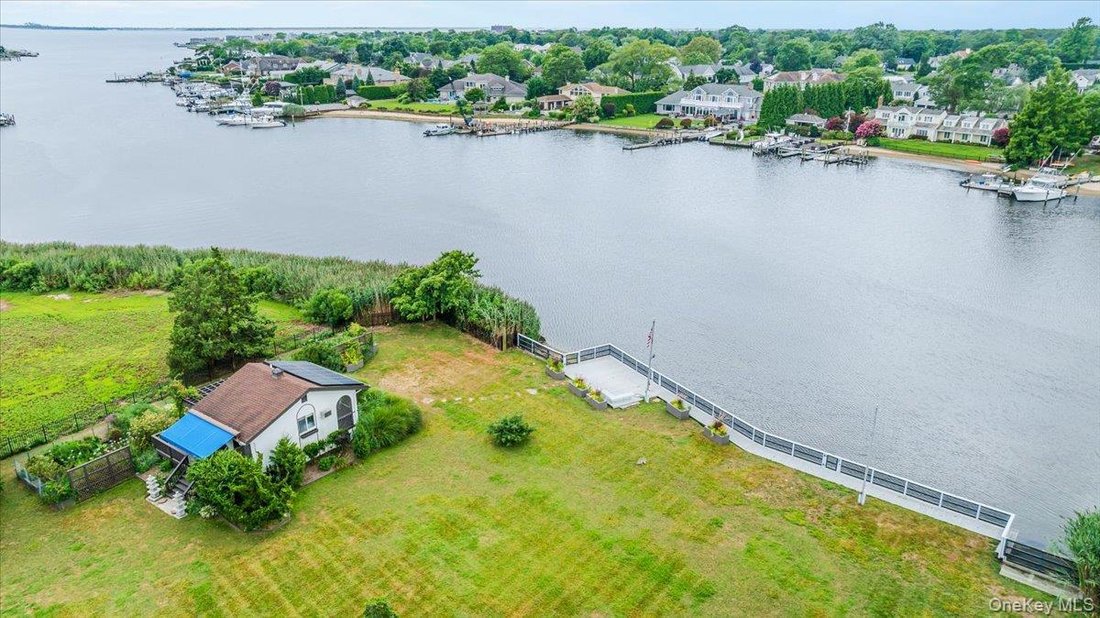 House in Babylon, New York, United States 5 - 17698055