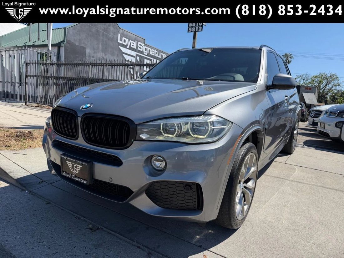 Suv in Van Nuys, CA, United States 3 - 17695057