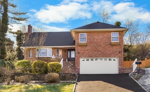 House in Albertson, New York, United States 1