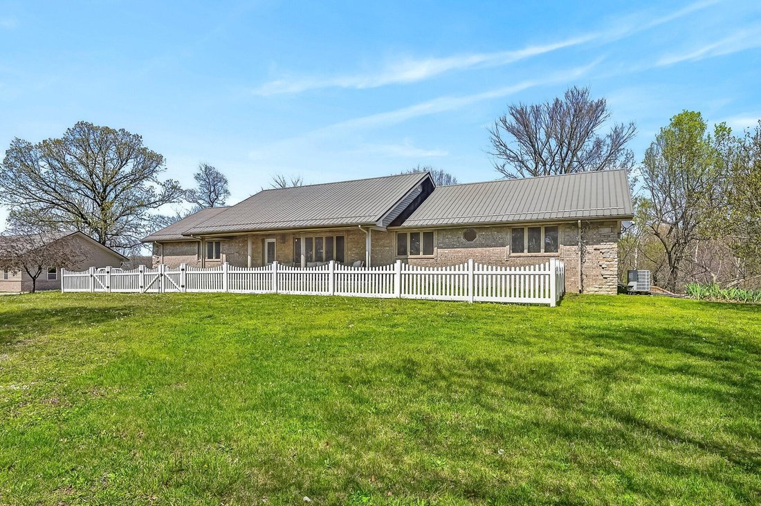 House in Aldrich, Missouri, United States 4 - 17698804