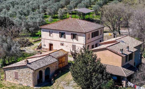 Farm Ranch in San Quirico d'Orcia, Tuscany, Italy 1