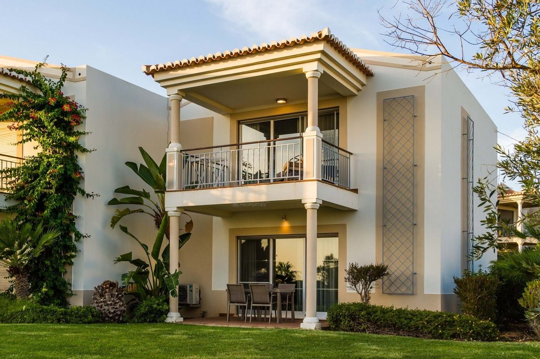 Townhouse in Carvoeiro, Algarve, Portugal 3 - 17695182
