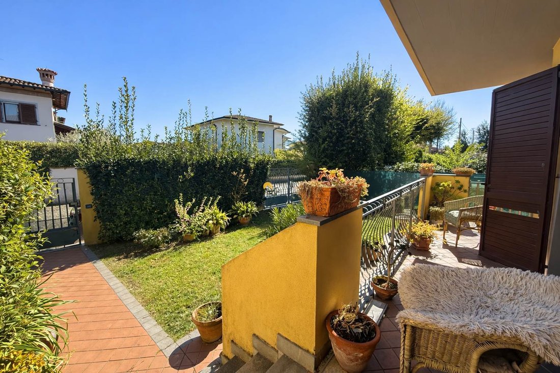 Villa in Pietrasanta, Tuscany, Italy 3 - 17692767