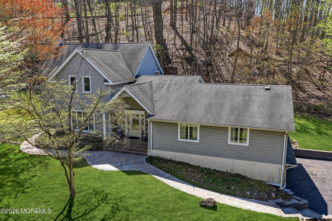 House in Marlboro Township, New Jersey, United States 2 - 17695619