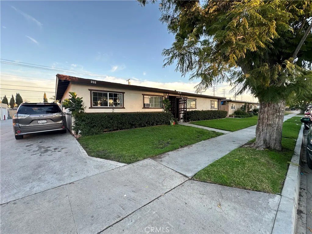 Orange, California, United States 2 - 16524241