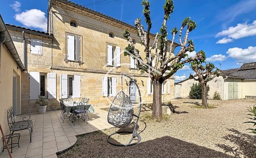 House in Saint-Émilion, Nouvelle-Aquitaine, France 1
