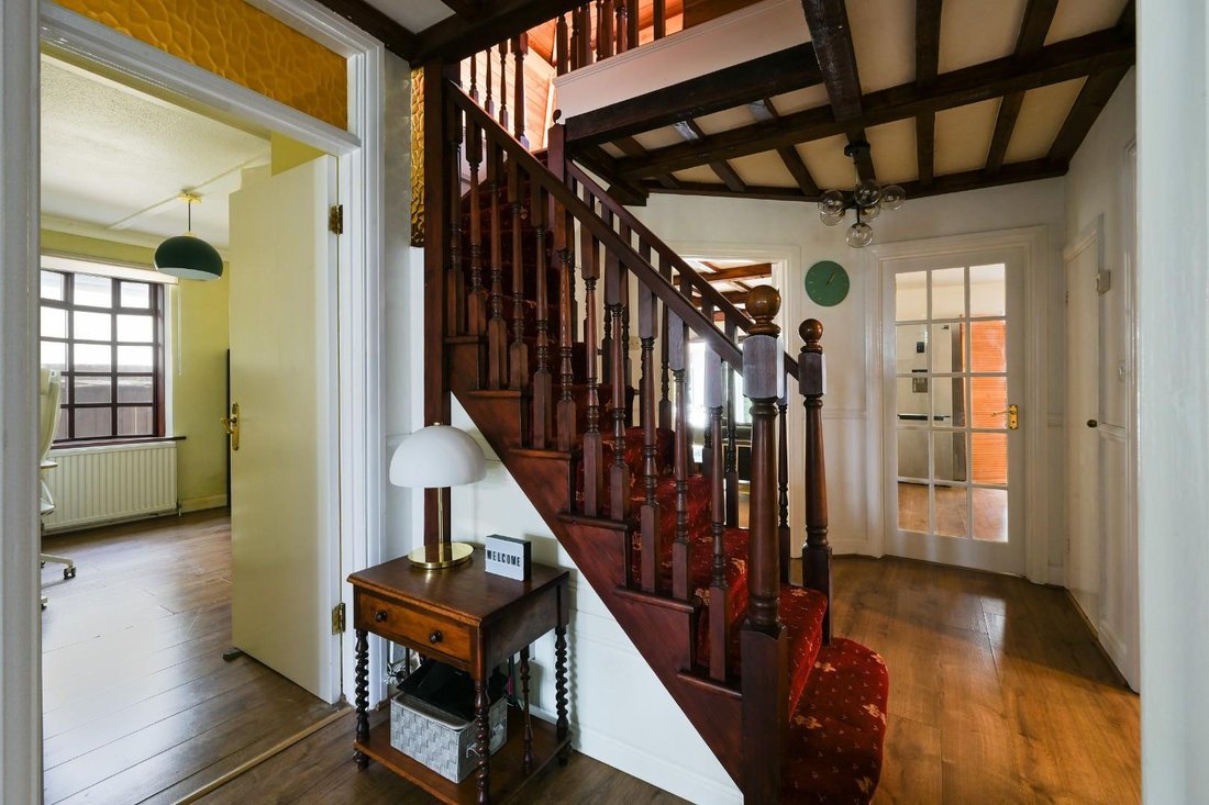 Chalet in Ruxley, Epsom and Ewell, England 4 - 17692675