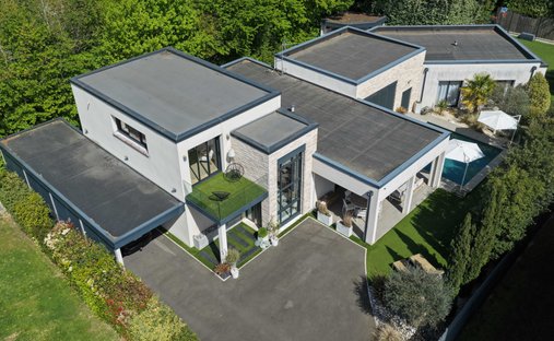 House in Saint-Cyr-sur-Loire, Centre-Val de Loire, France 1