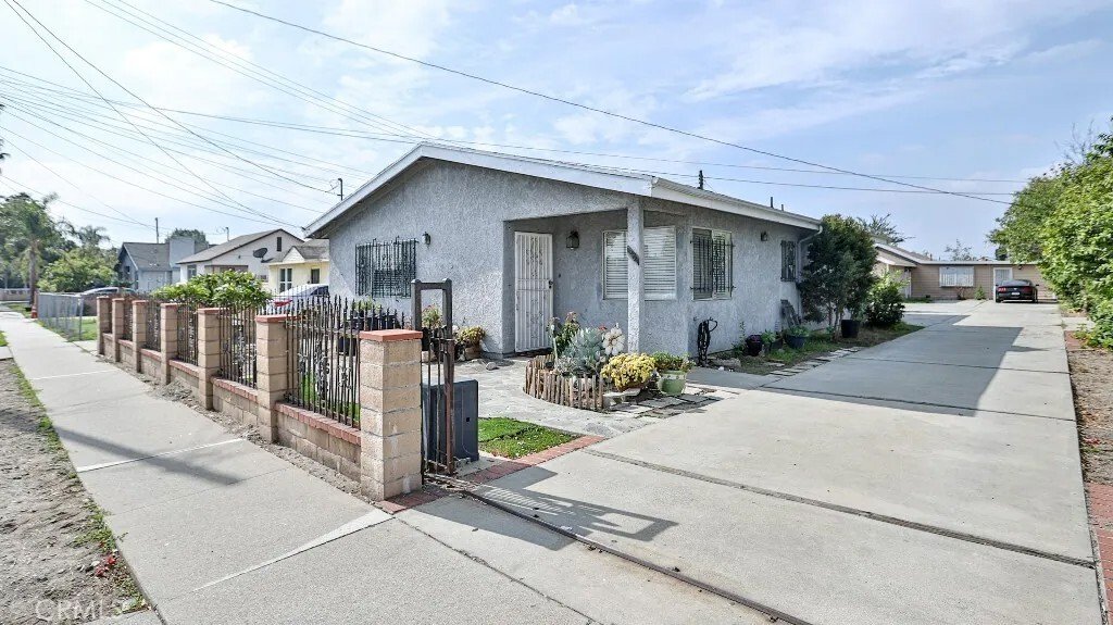 Baldwin Park, California, United States 3 - 16576862