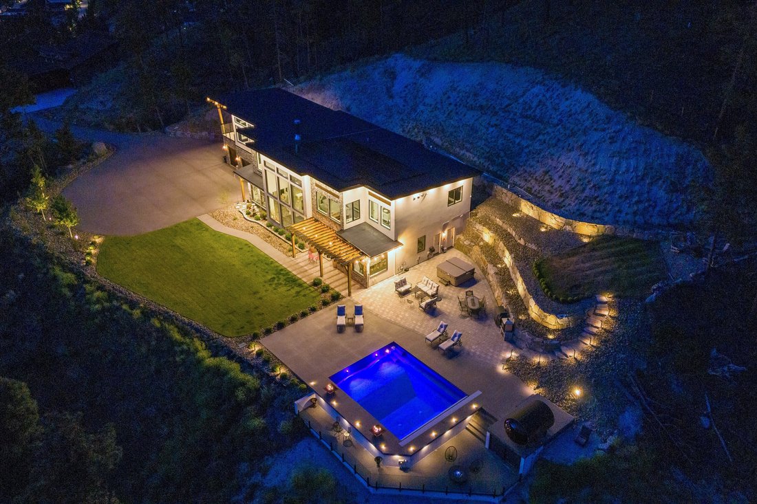 House in Kelowna, British Columbia, Canada 1 - 17695352