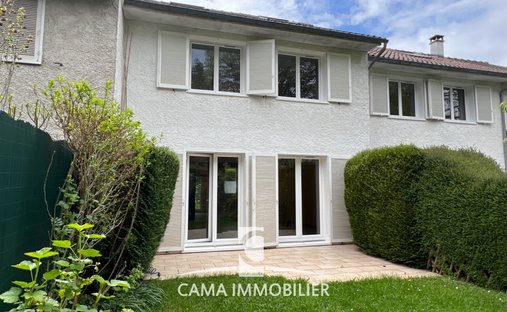 House in Les Loges-en-Josas, Ile-de-France, France 1