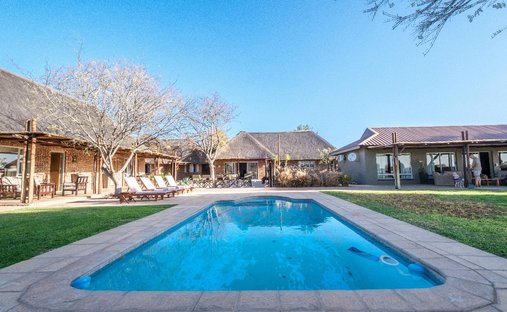Farm Ranch in Tom Burke, Bosveld, South Africa 1