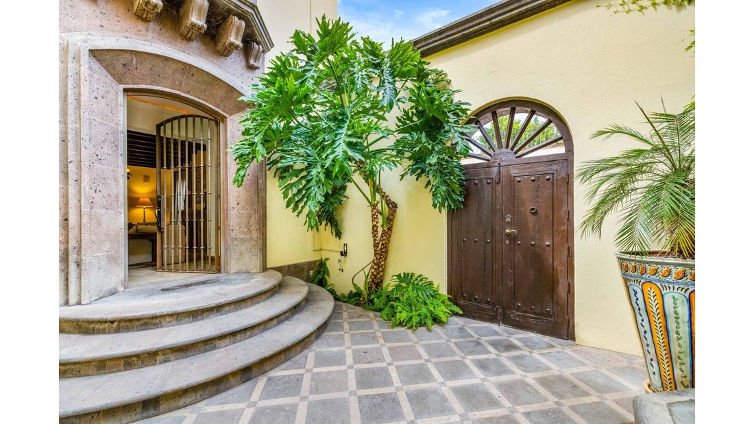 House in Guanajuato, United States 3 - 17694576