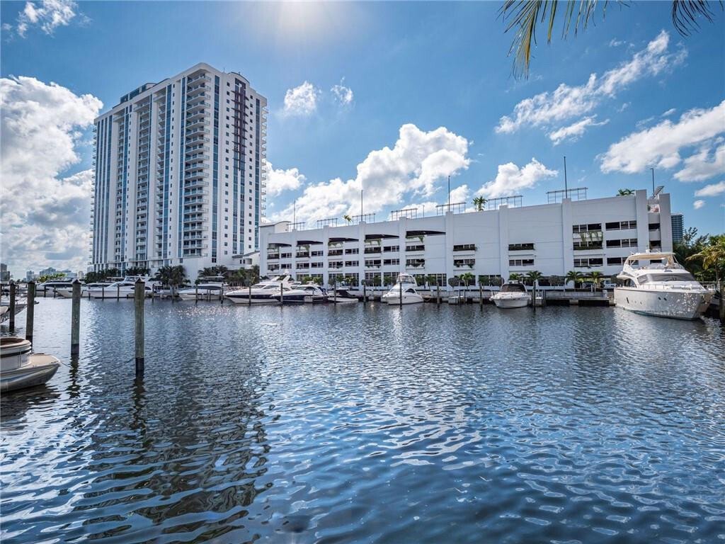 Condo in North Miami Beach, Florida, United States 3 - 16634236