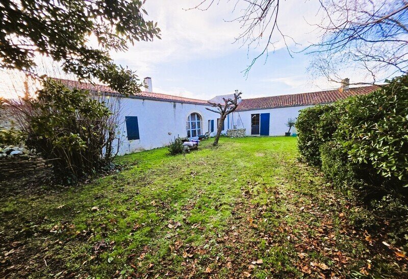 Farm Ranch in Saint-Pierre-d'Oléron, Nouvelle-Aquitaine, France 2 - 17694371