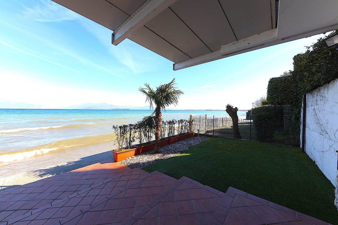 Villa in Desenzano Centro, Desenzano del Garda, Lombardy 5 - 17698305
