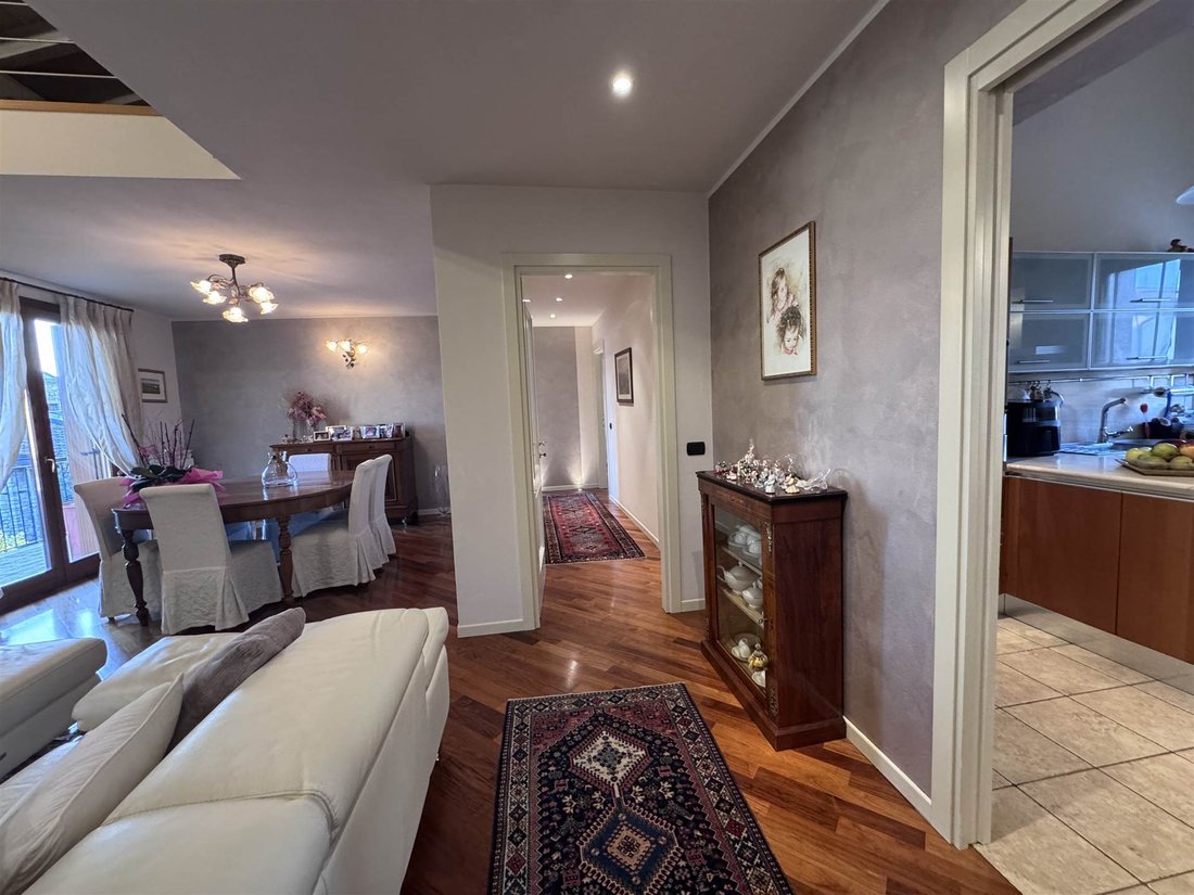 Apartment in Castel Venzago, Lonato del Garda, Lombardy 4 - 17698319