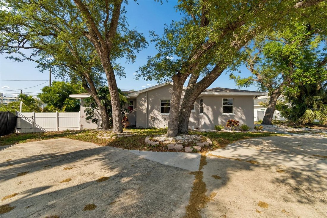 House in Largo, Florida, United States 4 - 17648882