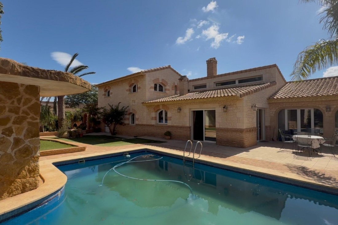 Villa in Spain 1 - 17695976