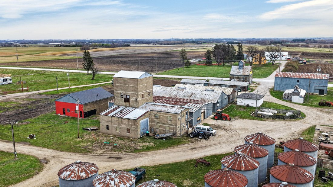 Farm Ranch in Ames, Iowa, United States 5 - 17694757
