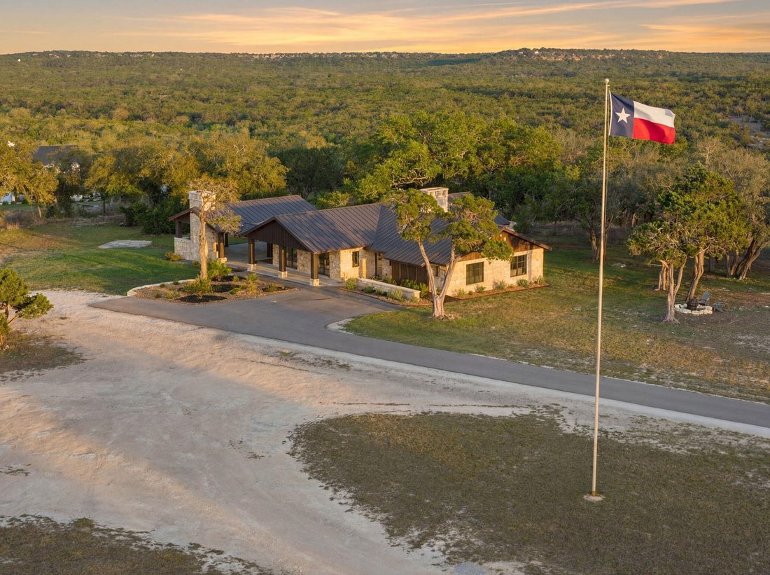 House in Canyon Lake, Texas, United States 1 - 17698174