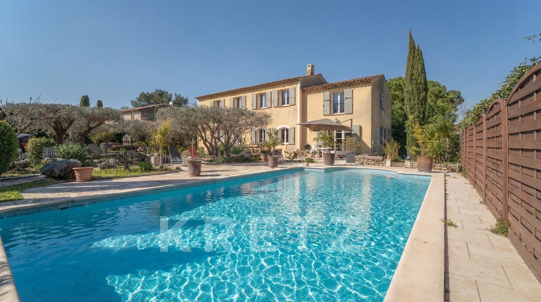 House in Saint-Rémy-de-Provence, Provence-Alpes-Côte d'Azur, France 1 - 17698605