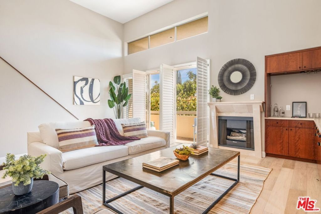 Condo in Los Angeles, California, United States 4 - 17696483