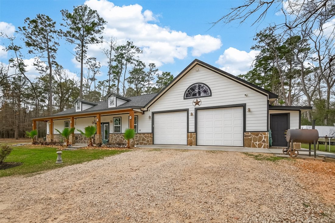 Farm Ranch in Cleveland, Texas, United States 3 - 17674380