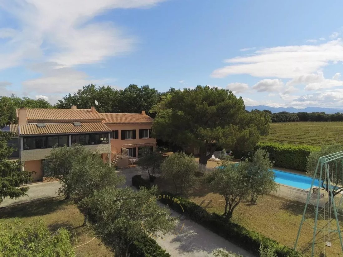 Villa in Grignan, Auvergne-Rhône-Alpes, France 1 - 17694918