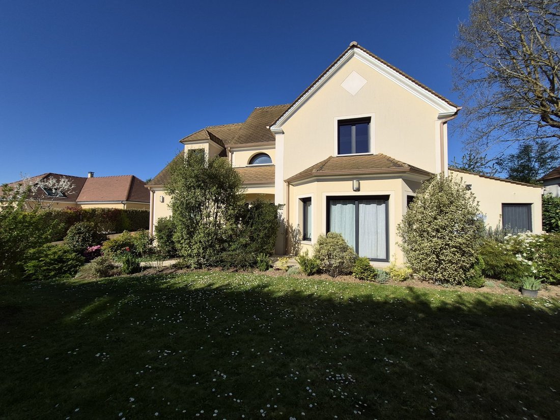 Villa in Briis-sous-Forges, Ile-de-France, France 1 - 17699864