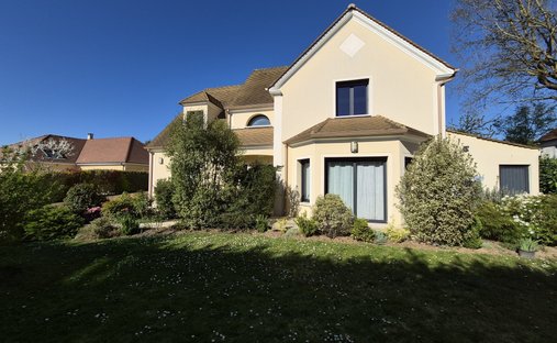 Villa in Briis-sous-Forges, Ile-de-France, France 1
