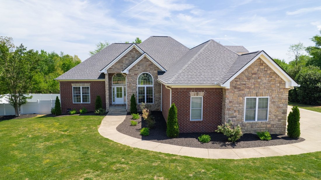 House in Bon Aqua, Tennessee, United States 1 - 17697694