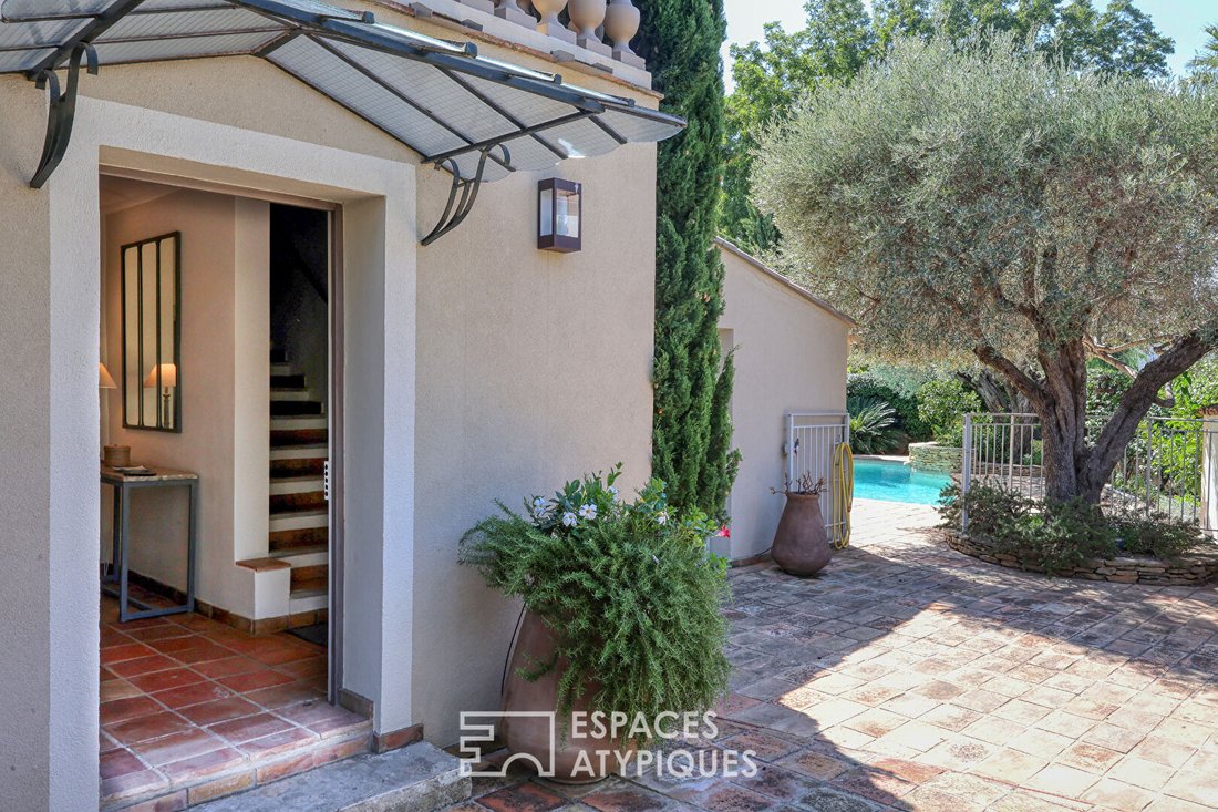 Villa in Hyeres, Provence-Alpes-Côte d'Azur, France 4 - 17698359