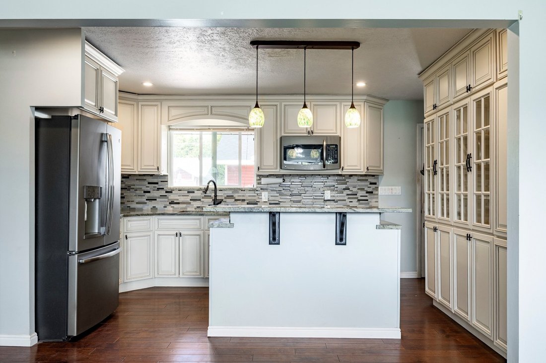 House in Midvale, Utah, United States 2 - 17695629