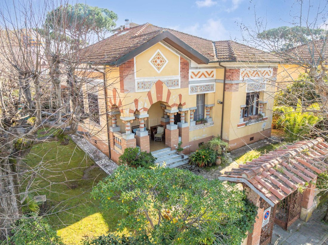 Villa in Lido di Camaiore, Camaiore, Tuscany 1 - 17699618