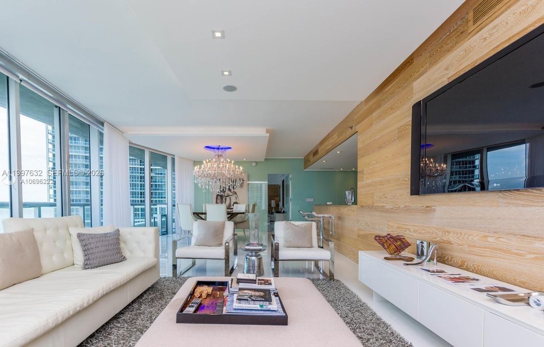 Condo in Miami, Florida, United States 1 - 17696975
