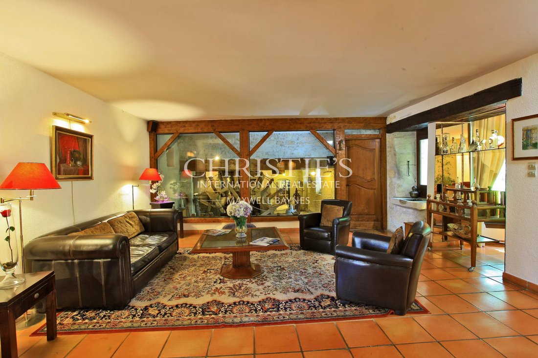 Estate in Pons, Nouvelle-Aquitaine, France 4 - 17694932