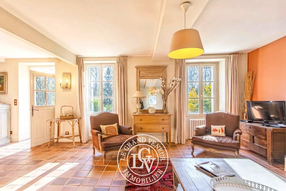 House in Moret-Loing-et-Orvanne, Ile-de-France, France 1 - 16538882