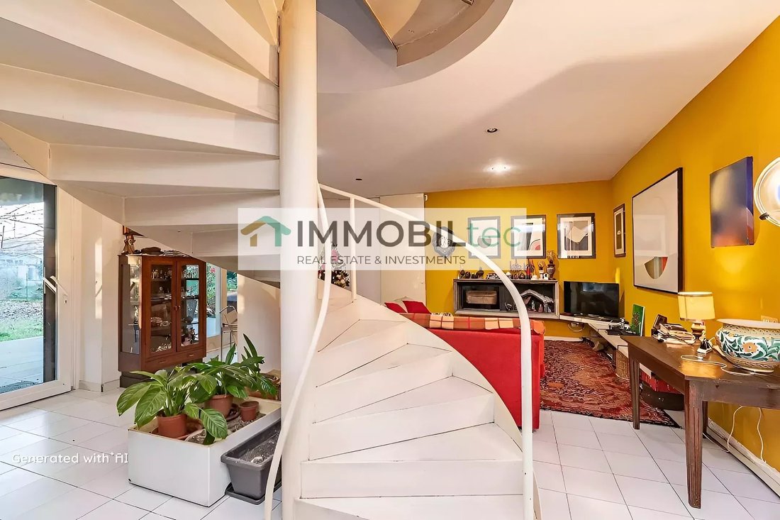 Villa in Saronno, Lombardy, Italy 1 - 17629859