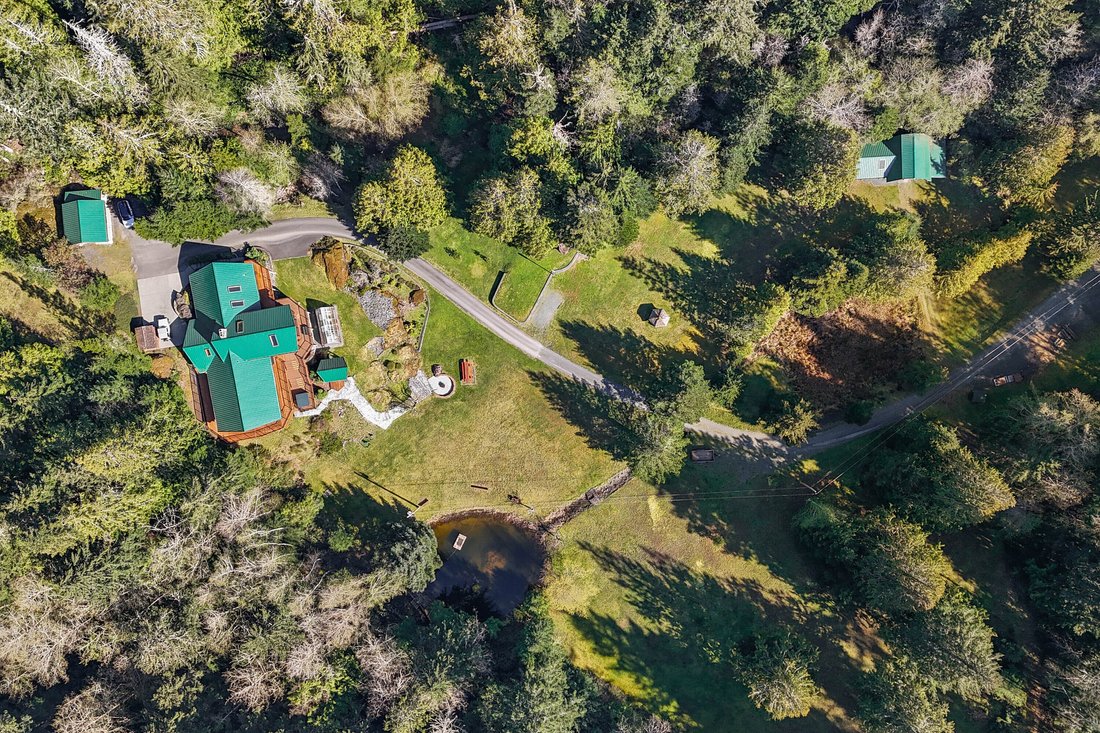 House in Sooke, British Columbia, Canada 2 - 17695359