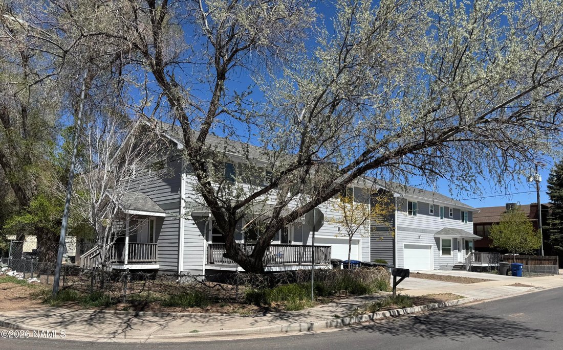 Flagstaff, Arizona, United States 1 - 17696411