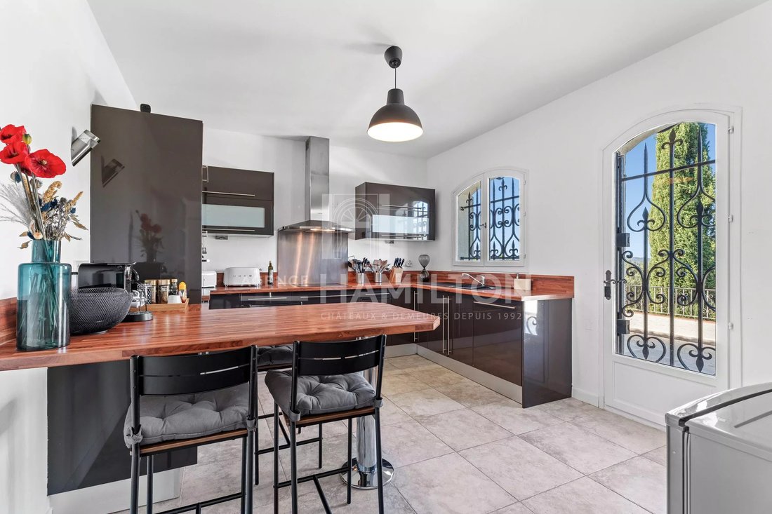 Villa in Grasse, Provence-Alpes-Côte d'Azur, France 4 - 17068621