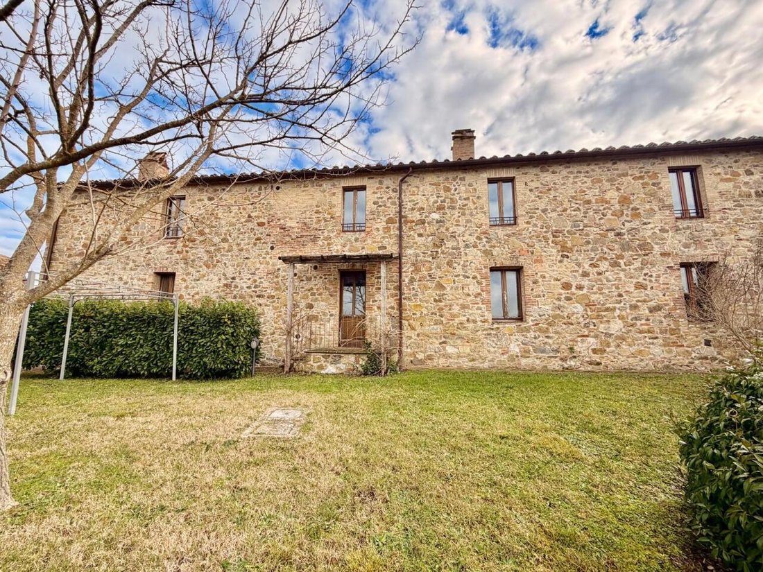 Estate in Montalcino, Tuscany, Italy 1 - 17701668