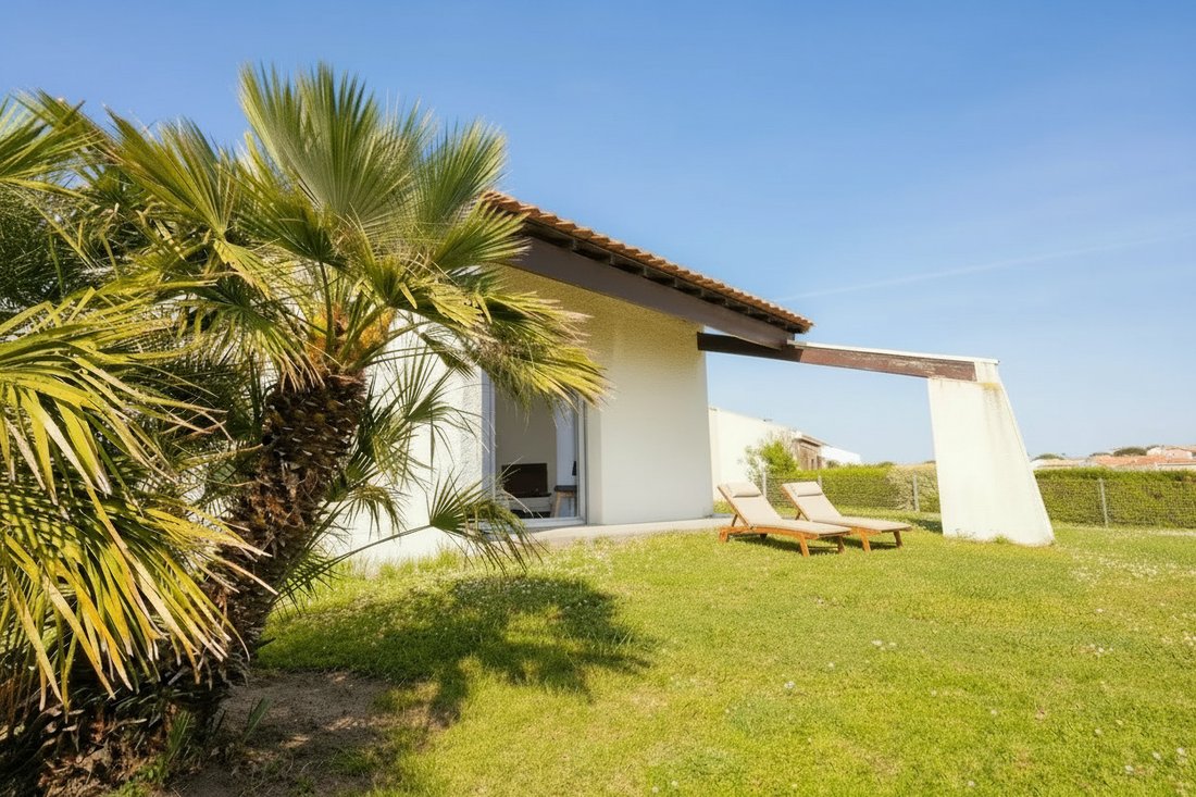 Villa in Vaux-sur-Mer, Nouvelle-Aquitaine, France 3 - 16126253