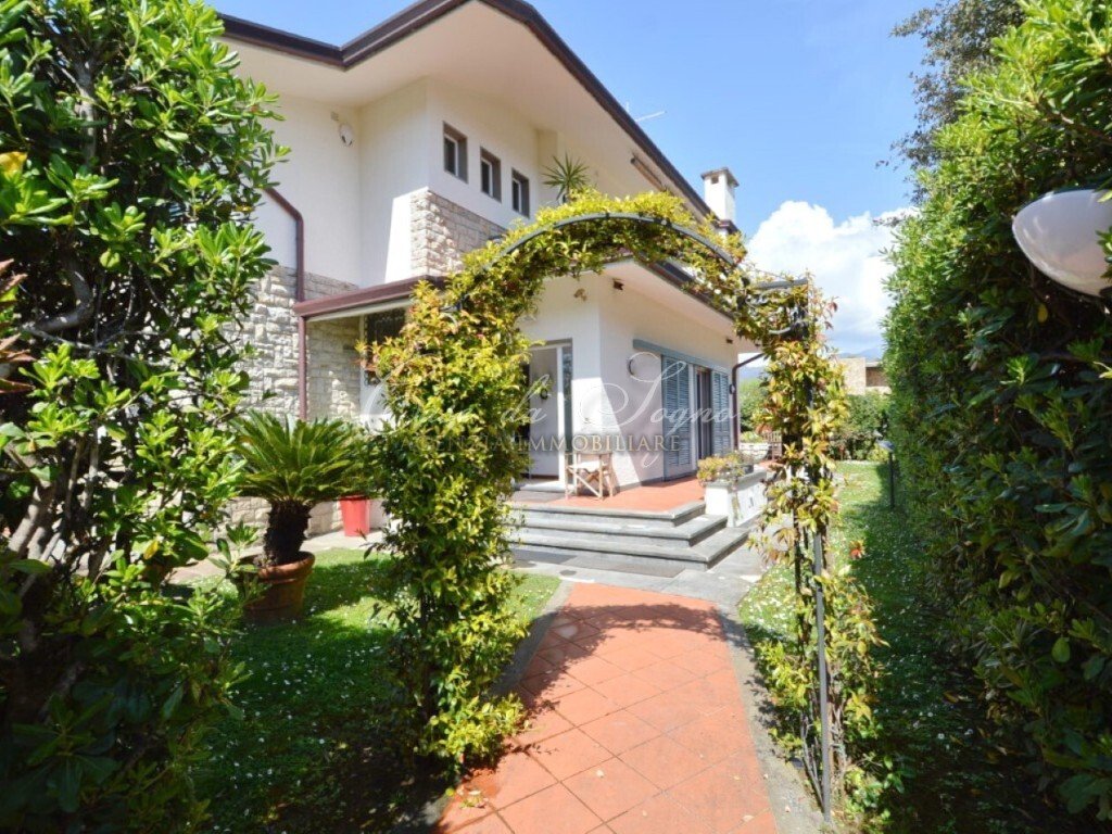 Villa in Center, Forte dei Marmi, Tuscany 3 - 17611996