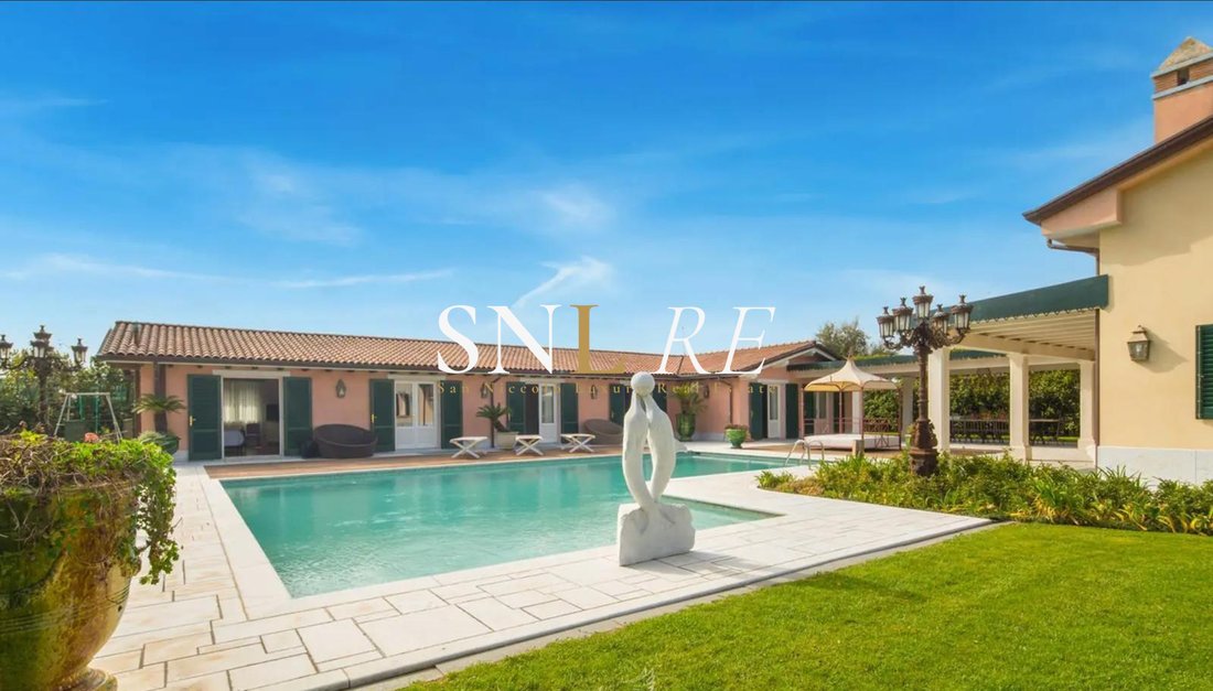 Villa in Pietrasanta, Tuscany, Italy 3 - 17696099