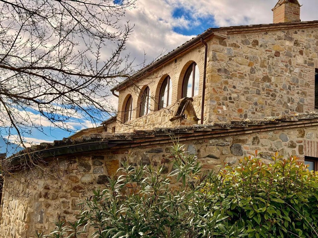 Estate in Montalcino, Tuscany, Italy 2 - 17701668